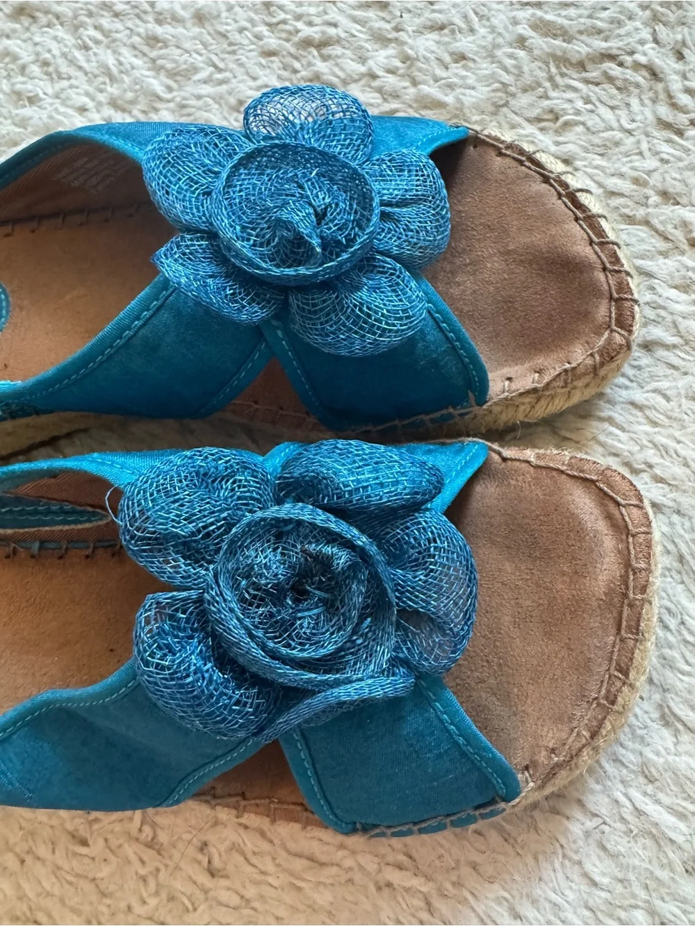 Y2K flower wedges